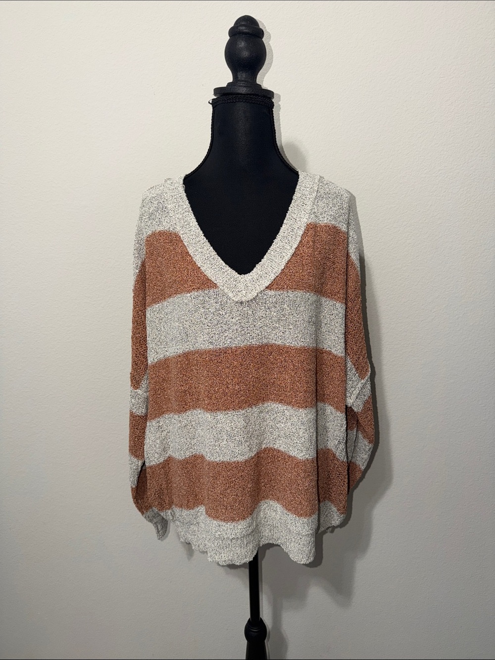 NWT lightweight sweater from Miracle WI1